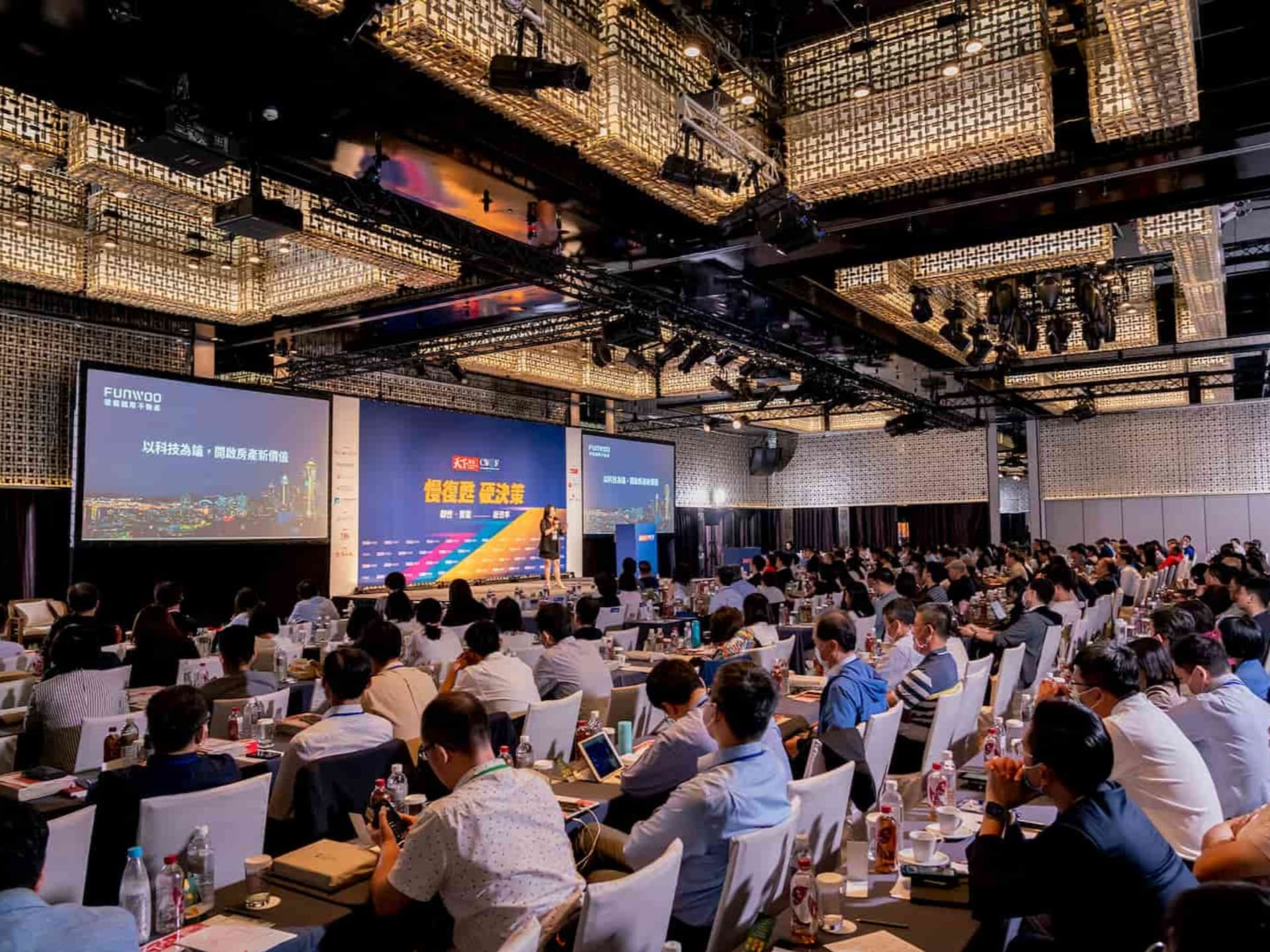 FUNWOO 於 2023 天下經濟論壇 (CWEF) 夏季場台上分享 AI 運用