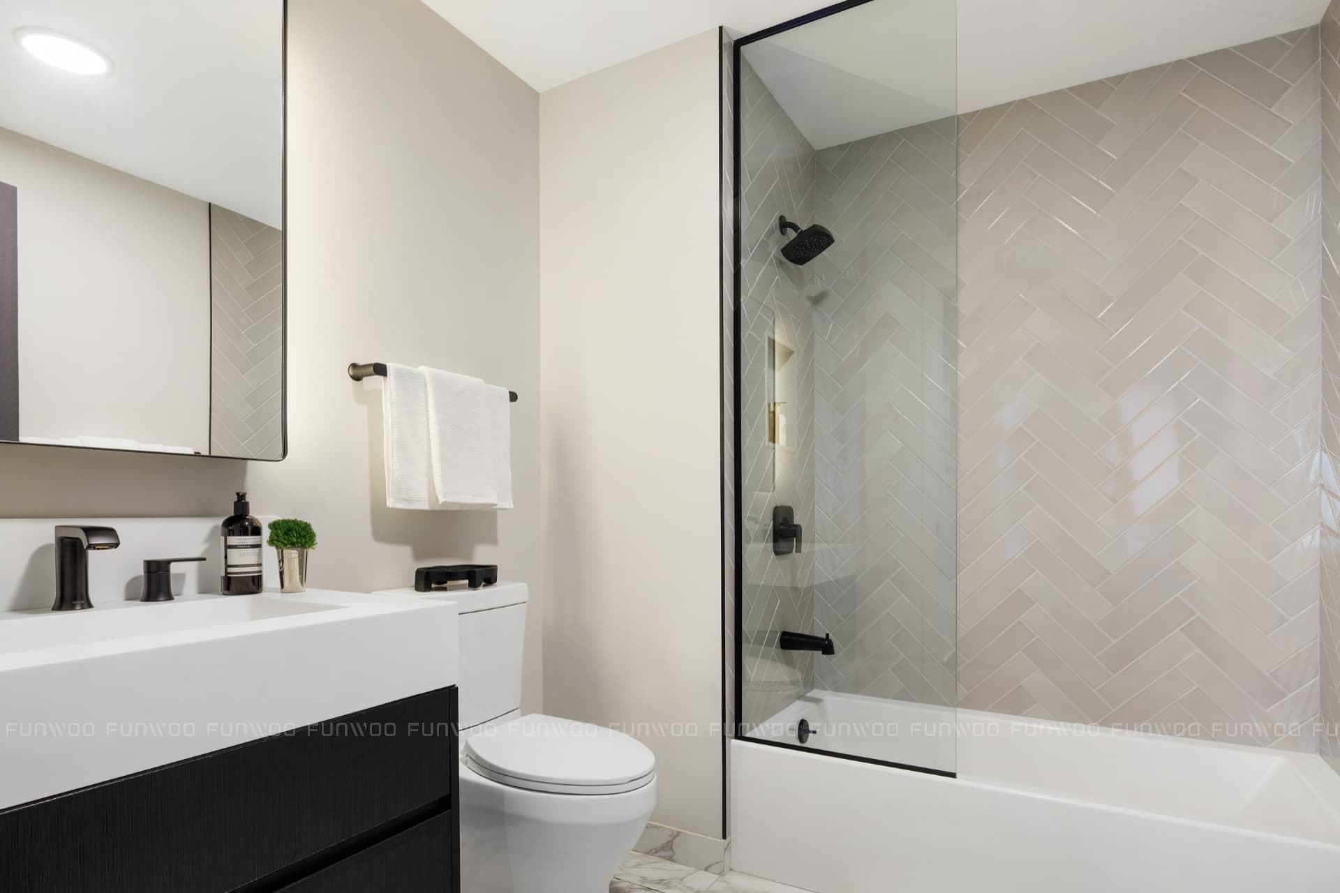 https://cdn.funwoo.com.tw/listing/building/92ad8ed5-be8d-4aae-947c-23183c529bf2